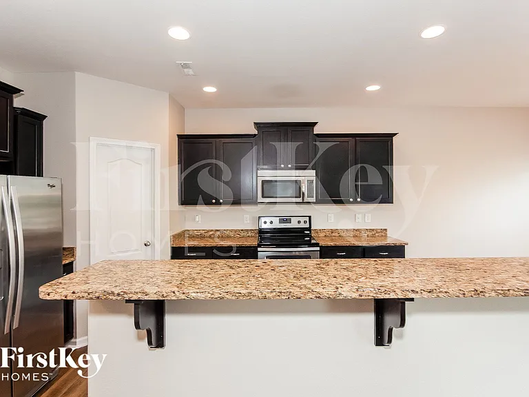 2516 Meadow Crossing Dr — Photo 8