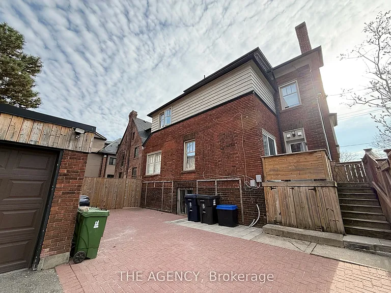 31 Oriole Pkwy — Photo 4