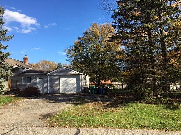 2nd image of 21716 Hamilton Ave