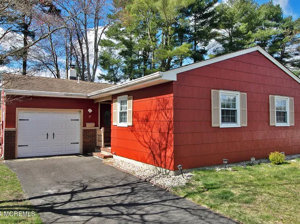 19 Norwich Drive, Toms River, NJ 08757