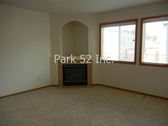 4th image of 17512 90th Ave E