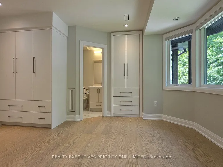10 Lascelles Blvd #MAIN — Photo 25
