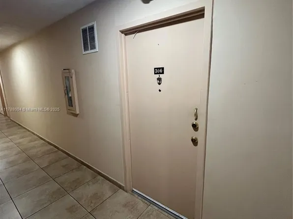 5280 NW 7th St APT 306, Miami, FL 33126