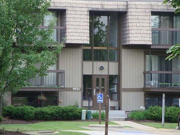 2nd image of 9570 Cove Dr Unit E-20