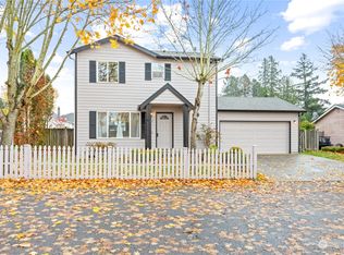 940 East St, Blaine, WA