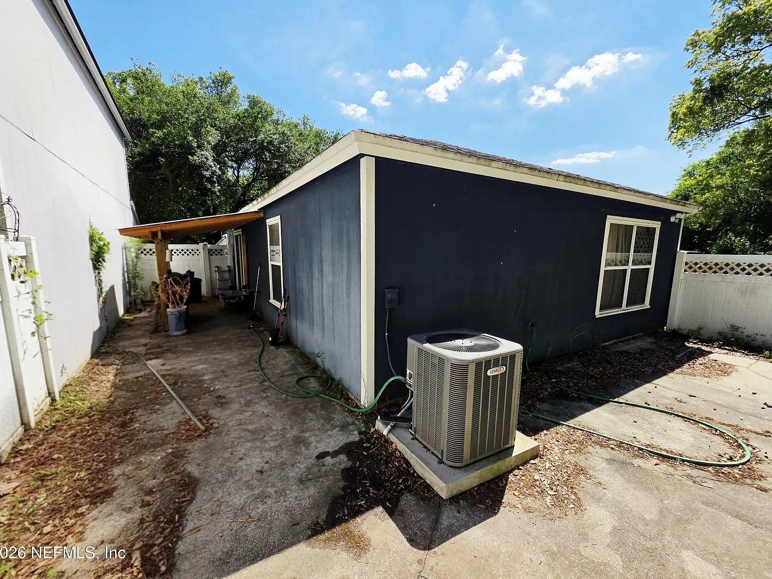 3 bed, 2.0 bath, 1197 sqft, $1,595 — Photo 2