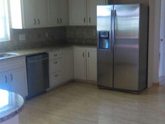 Very spacious country style kitchen