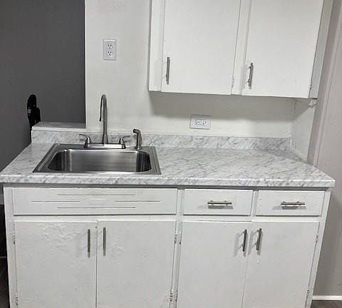 2nd image of 2378 Hiawatha Park Dr
