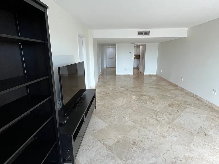 7050 Sunset Dr S #309 — Photo 4