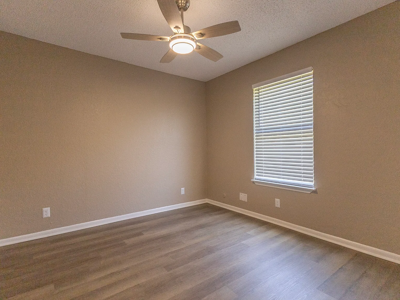 2 bed, 953 sqft, $1,325 — Photo 4