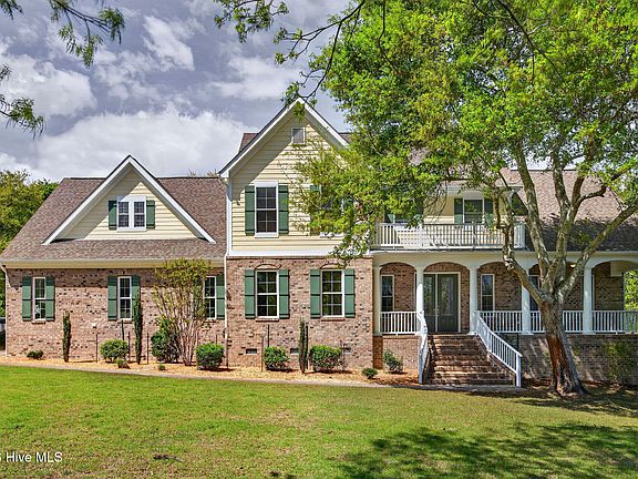 2nd image of 135 Great Oak Drive