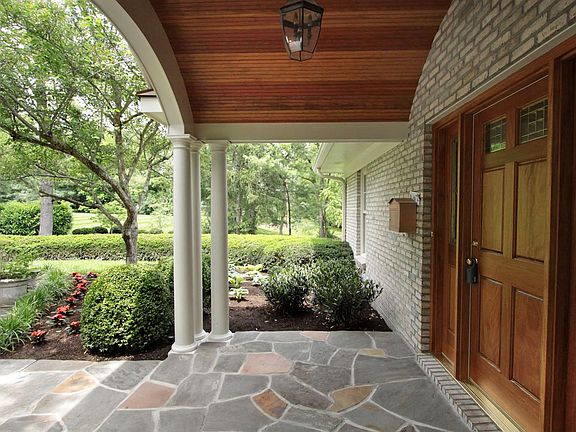 5th image of 1598 Lakewood Ct