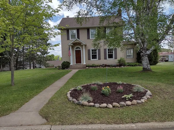 214 Dudley Ave, Coleraine, MN 55722