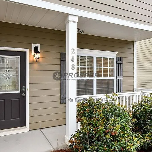 248 Elmhaven Dr — Photo 2