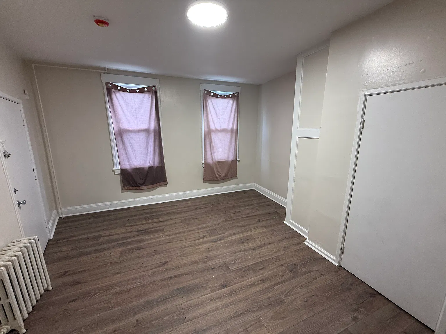 3 bed, 800 sqft, $2,500 — Photo 1