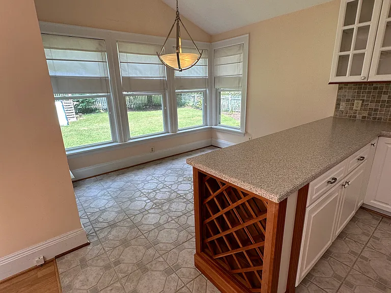 209 Randolph Cir — Photo 13