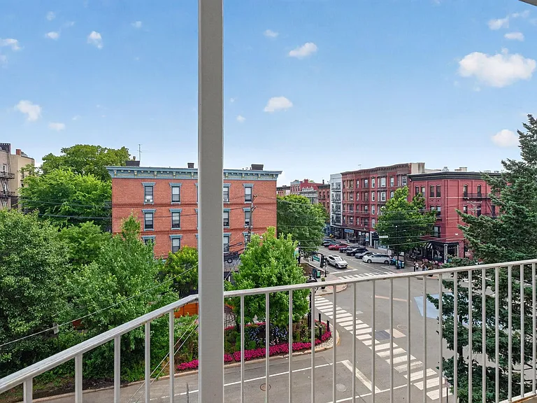 1103 Washington St #6 — Photo 14