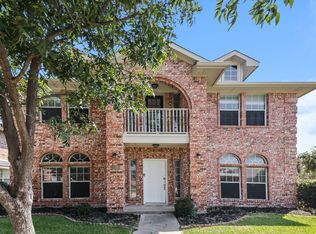 6902 Graham Dr, Rowlett, TX 75089