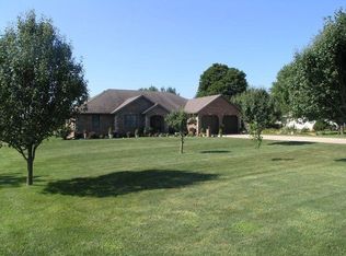906 E 17th St, Mountain Grove, MO 65711