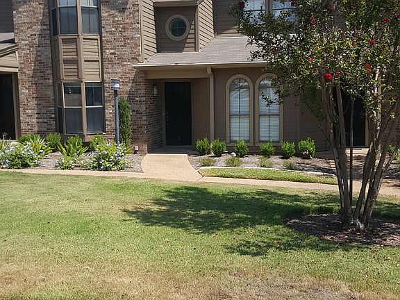 2nd image of 3601 Lawton Ave APT 9