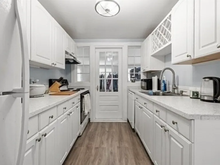 435A Walpole St #A — Photo 7
