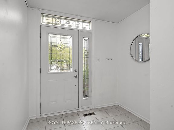 5th image of 48 Esplanade Rd