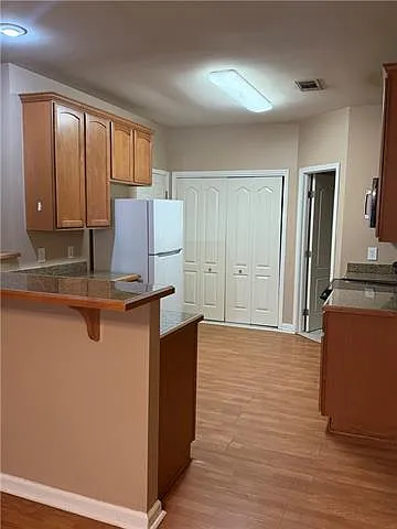 324 Fountains Park Blvd — Photo 12