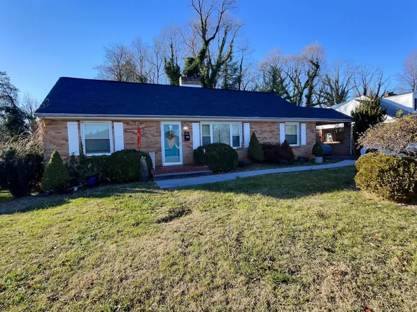 6056 Thornrose Rd, Roanoke, VA 24012