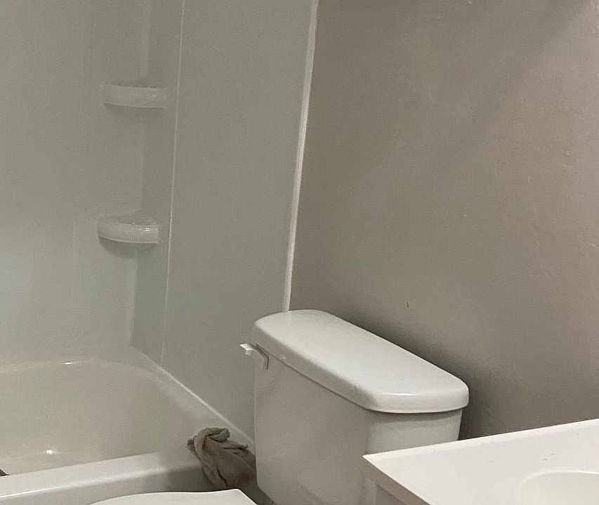 1st image of 443 SE Margaret Dr