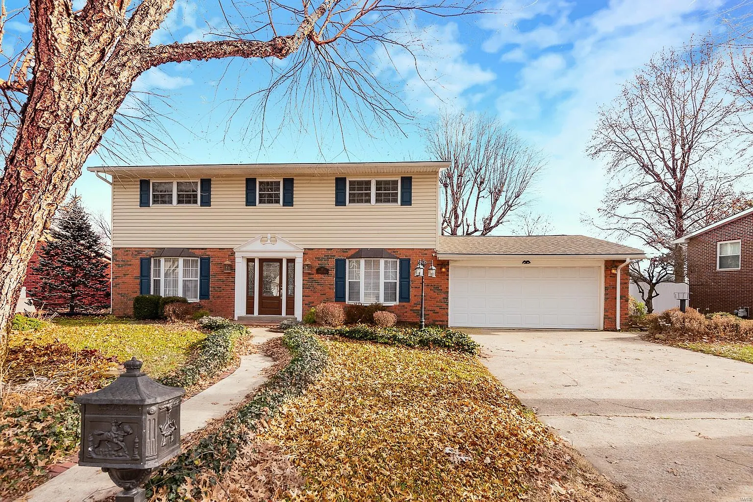 10 Shirlwin Dr photo 1