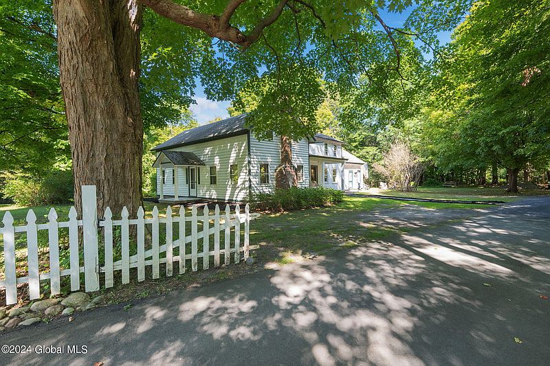 4th image of 589 Grooms Road