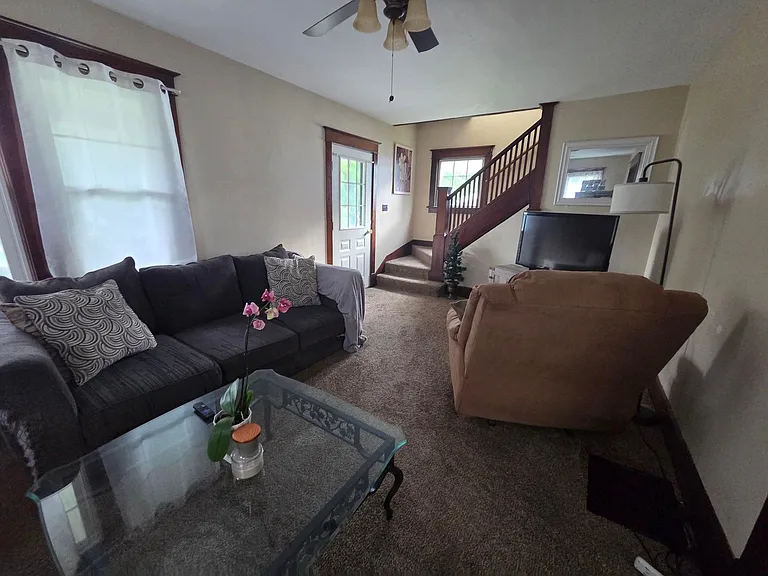 227 Banning Ave — Photo 4