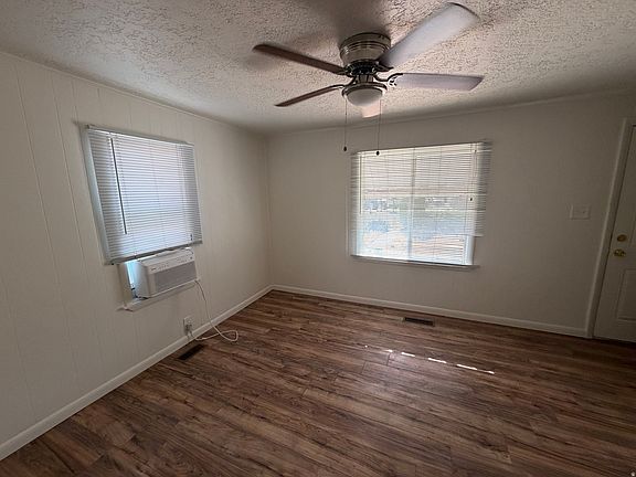 3rd image of 2880 Lincoln Ave