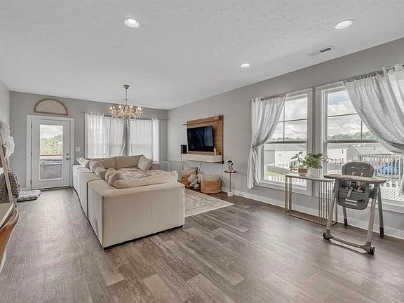 3rd image of 2678 Cherry Blossom Ct