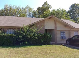 1040 NW 23rd St, Moore, OK 73160