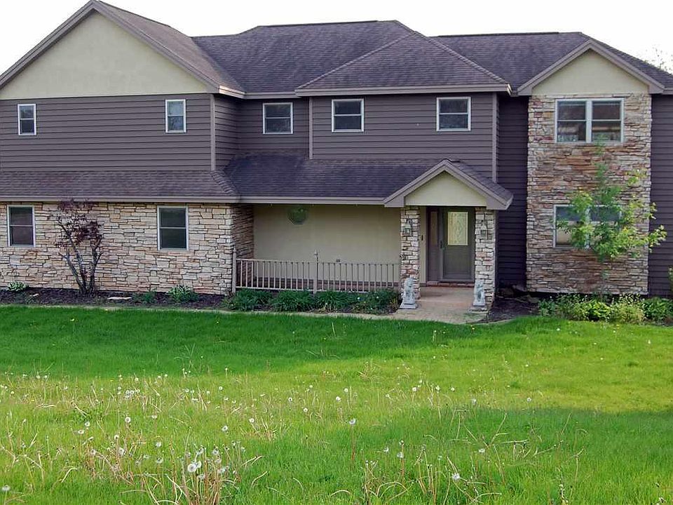 1st image of 7 Peninsula Dr