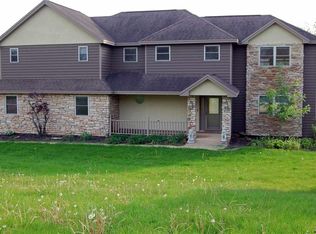 7 Peninsula Dr, Galena, IL 61036