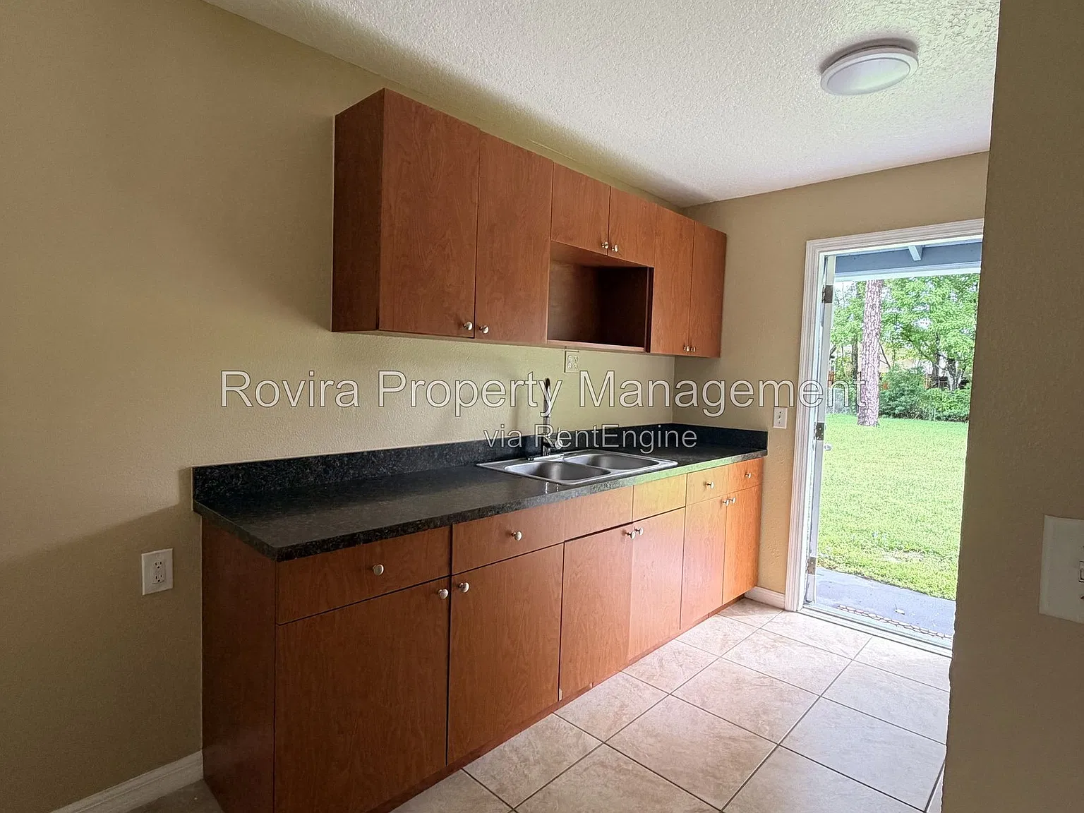 2 bed, 1.0 bath, 725 sqft, $1,795 — Photo 4