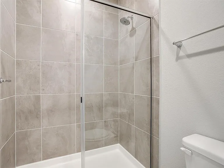 4532 Hogans Alley Dr — Photo 9