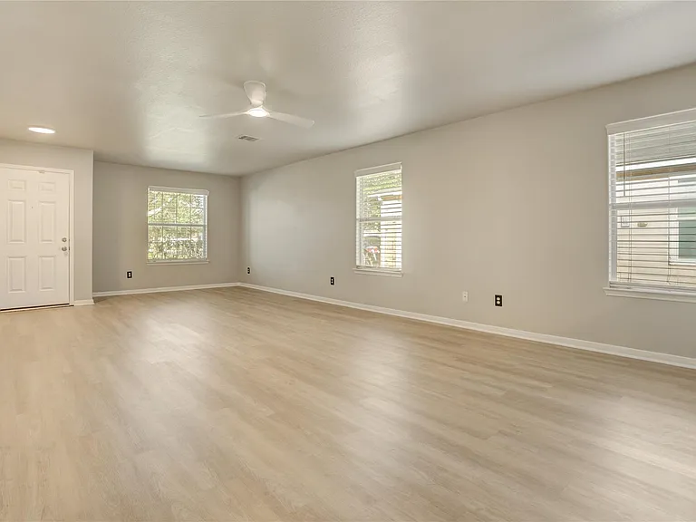822 Crabapple Way — Photo 5