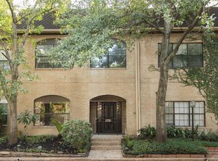 16 Bayou Pointe Dr, Houston, TX 77063