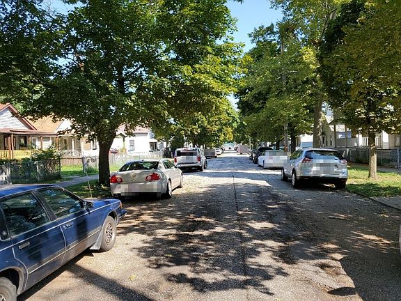 4th image of 1800 E 33rd St