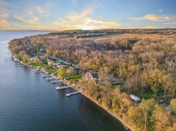 N5625 Rockland Beach Rd, Hilbert, WI 54129