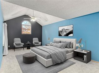 1327 SE Broadway Cir, Lees Summit, MO 64081