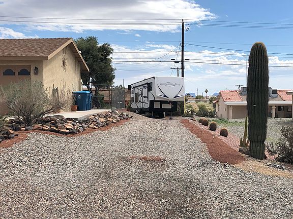 3rd image of 3320 Dolphin Dr