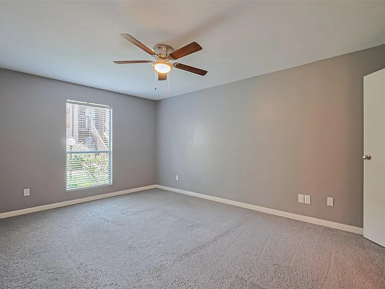 12905 Woodforest Blvd #107 — Photo 8