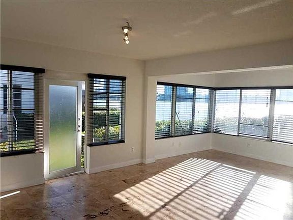 4th image of 2180 Bay Dr