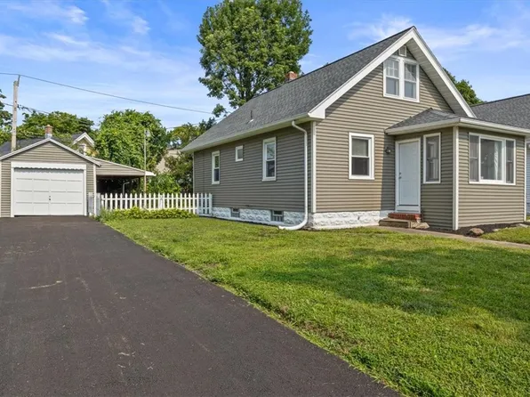 253 Bennington Dr, Rochester, NY 14616