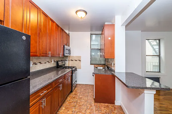 Rented by Clove Realty LLC | media 13