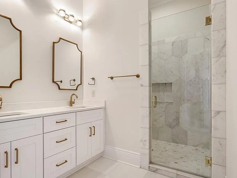 2406 Valence St — Photo 14